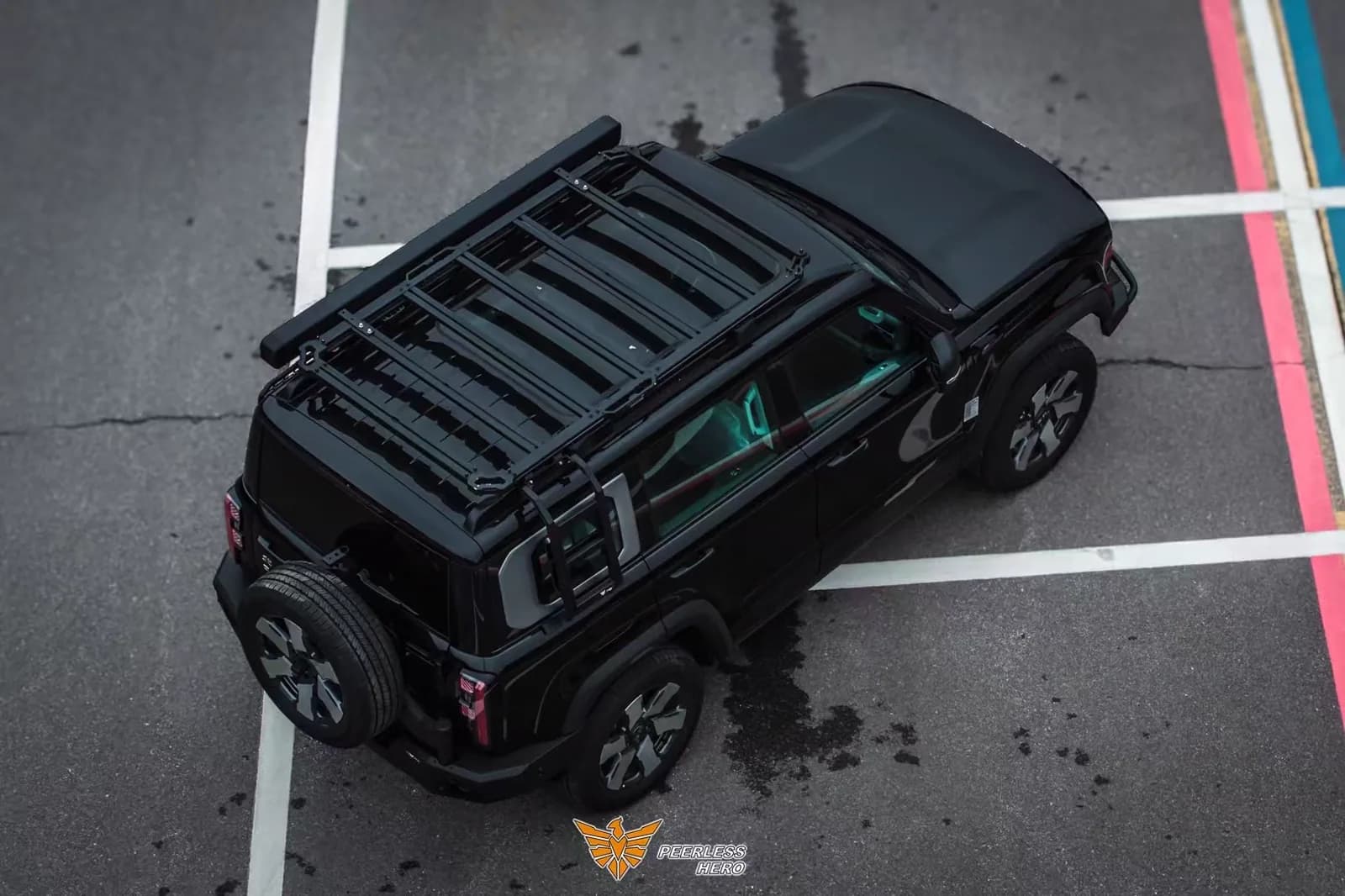 Roof rack detail, photo 1 of 13
