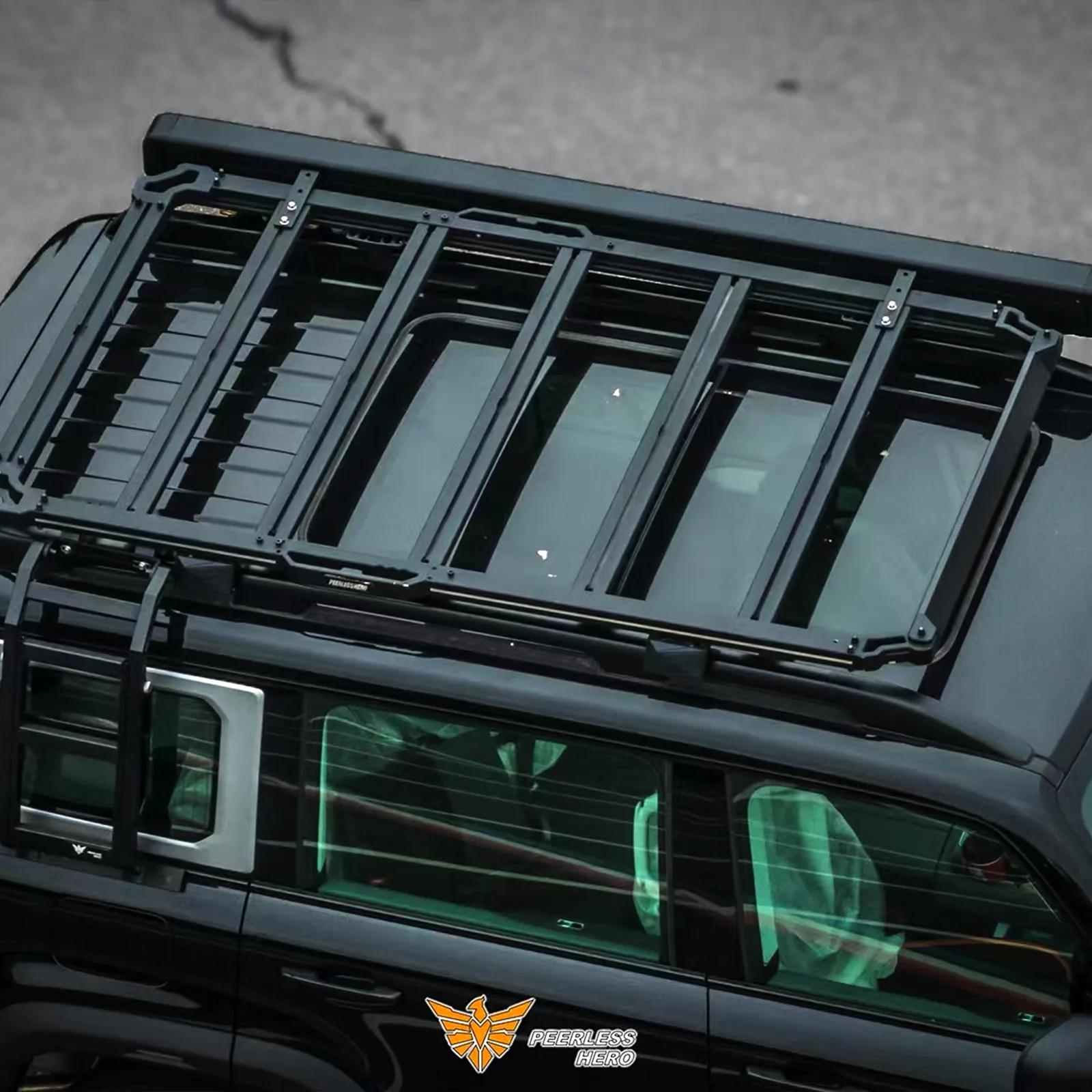 Roof rack detail, photo 1 of 4