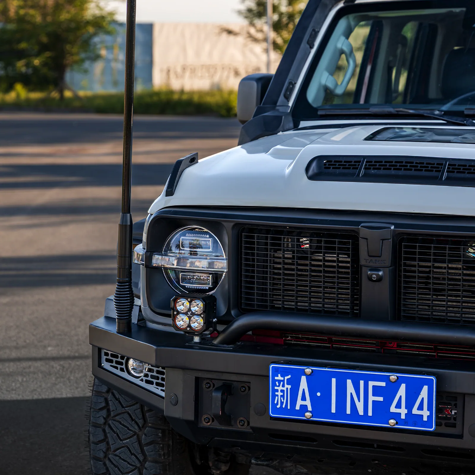 Front bumper detail, photo 1 of 3