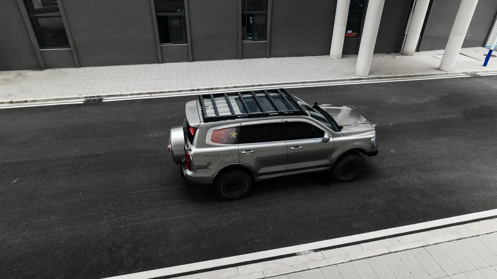 Roof rack detail, photo 1 of 3